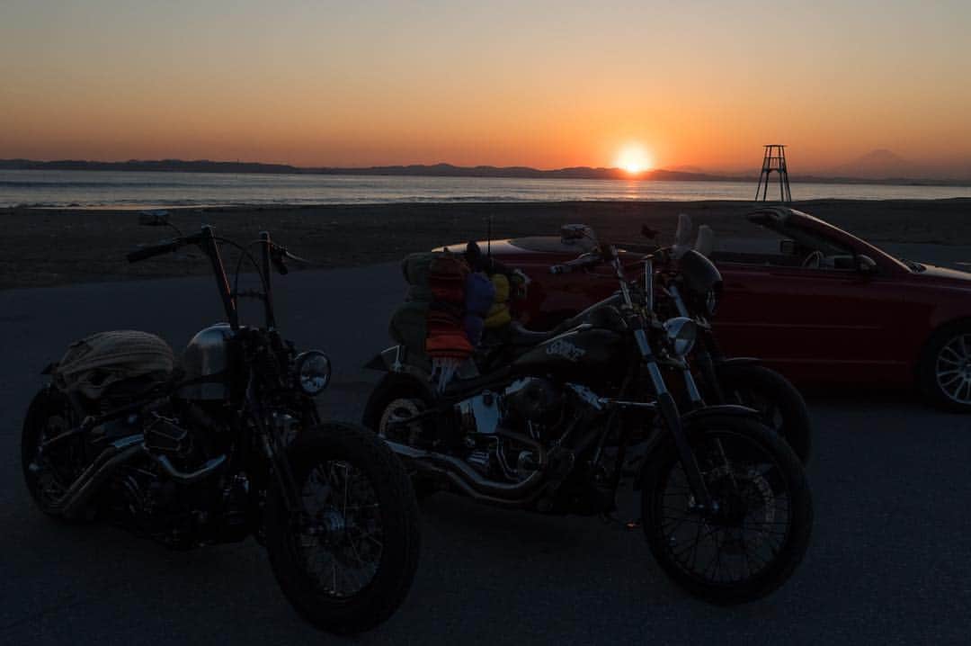佐藤大樹のインスタグラム：「夕日×海×バイク これは、、、映えてるだろ #インスタ映え #フォローワー #もっと #増やしたい」