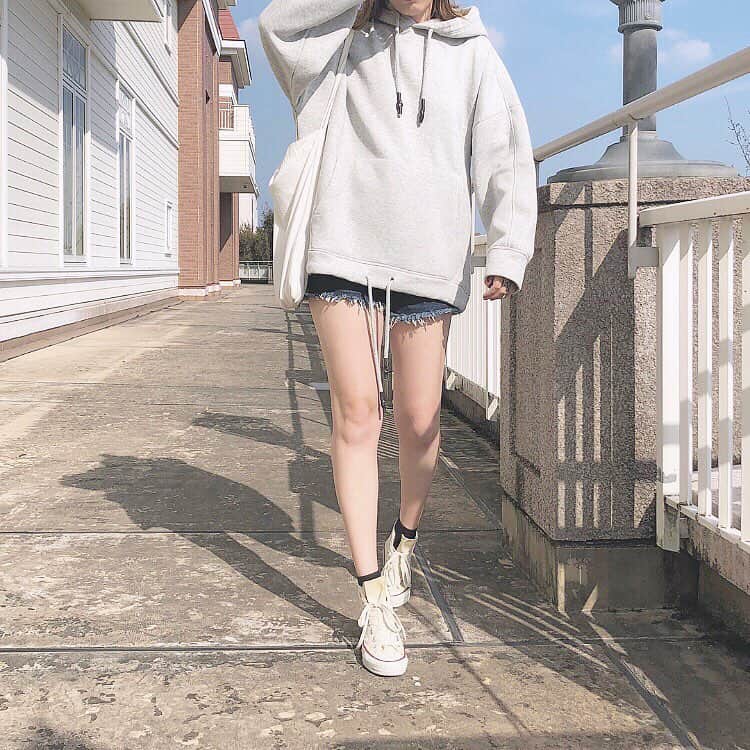 Maiさんのインスタグラム写真 Maiinstagram Ootd パーカー Zara ザラ デニムショーパン Moussy Converse コンバース コーディネートの詳細はブログに書いてます 10月17日 17時25分 Maimaimai1016