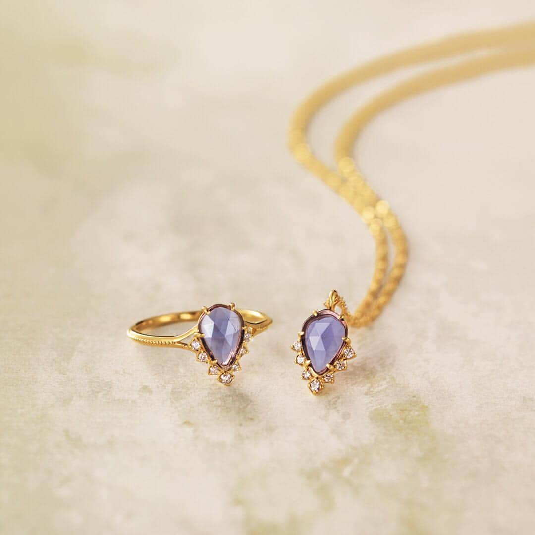 ageteさんのインスタグラム写真 - (ageteInstagram)「・ 【2018 Winter Collection】 夜空のような美しいブルーが魅力のアイオライト。 アイオライトの色味に合わせてグレイッシュなダイヤをセッティングしているので、アンティークな雰囲気にも仕上がります。 #agete #jewelry #accessory #ring #necklace #colorstone #iolite #diamond #winter #collection #アガット #ジュエリー #アクセサリー #リング #ネックレス #天然石 #アイオライト #ダイヤモンド #冬 #コレクション」10月17日 17時54分 - agete_official