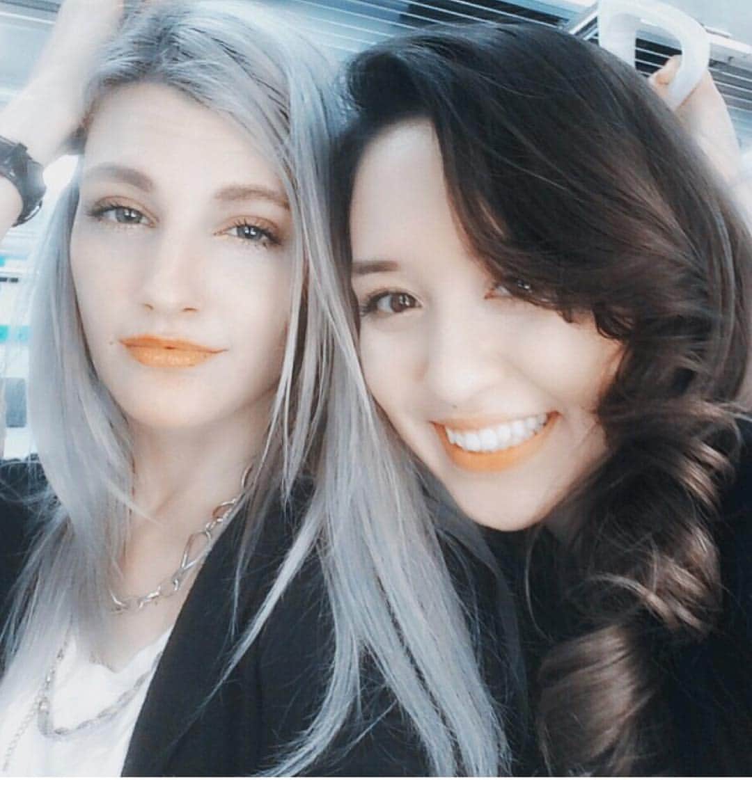 玲奈マリーのインスタグラム：「My Lilybot🤖 moved the UK today🛫✈️🇬🇧🇬🇧🇬🇧😢 @lilyyurikalily have so much fun and I know you are going to kill it there! でも、ムキっ💢😈💕💕💕💕💕💕💕💕💕 . . . #besties #bff #doneoff #crazy #fun #funtimes #kawaii #tokyo #robots #loveyou #xoxo #comeback #bestfriends #japan #london #selfies #マブダチ #ベストフレンド #寂しい #自撮り #友達 #東京 #ロンドン #楽しい」