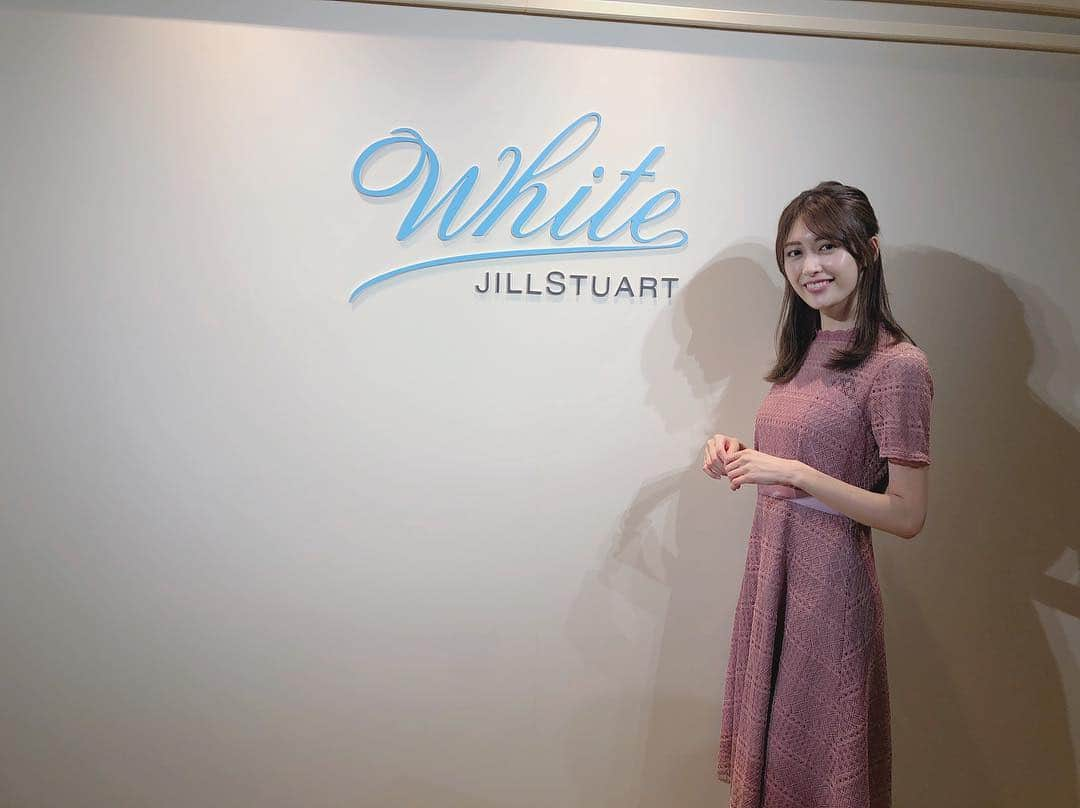 榊原美紅さんのインスタグラム写真 - (榊原美紅Instagram)「昨日は JILLSTUART White / DEBUT COLLECTIONへ💐 どのドレスも本当に素敵でした✨ いつか自分が着られるその日まで、ウエディングドレスはずーっと憧れの存在です👰🏻 夢が広がったなぁ💭 #ジルスチュアートウェディング #JILLSTUART #ジルスチュアート」10月17日 20時24分 - miku_sakakibara