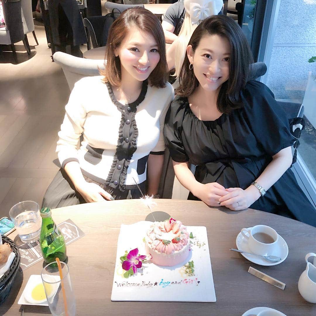 奈保さんのインスタグラム写真 - (奈保Instagram)「W🤰お祝いランチ♡ 男の子ベビーと女の子ベビー👶💙❤️ . . . #妊婦ランチ#お祝い#予定日1ヶ月違い#男の子と女の子#ベビー#出産頑張ろう♡#マタニティウエア#justbeyourself#designbygc#ザストリングス表参道#ザストリングス表参道1周年」10月17日 21時06分 - naho.0422