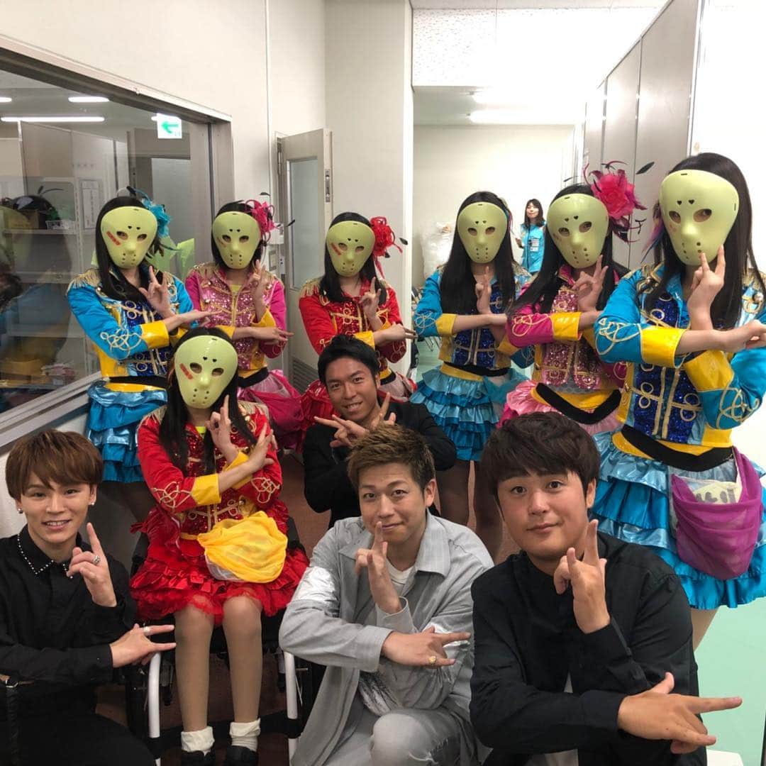 西田隆人のインスタグラム：「たくさん撮った写真を見て、楽しかった3日間を思い出している😊 仮面女子の皆さんとも写真を撮らせていただきました^_^ 可愛いのに迫力のステージ。ギャップがすごかった！」