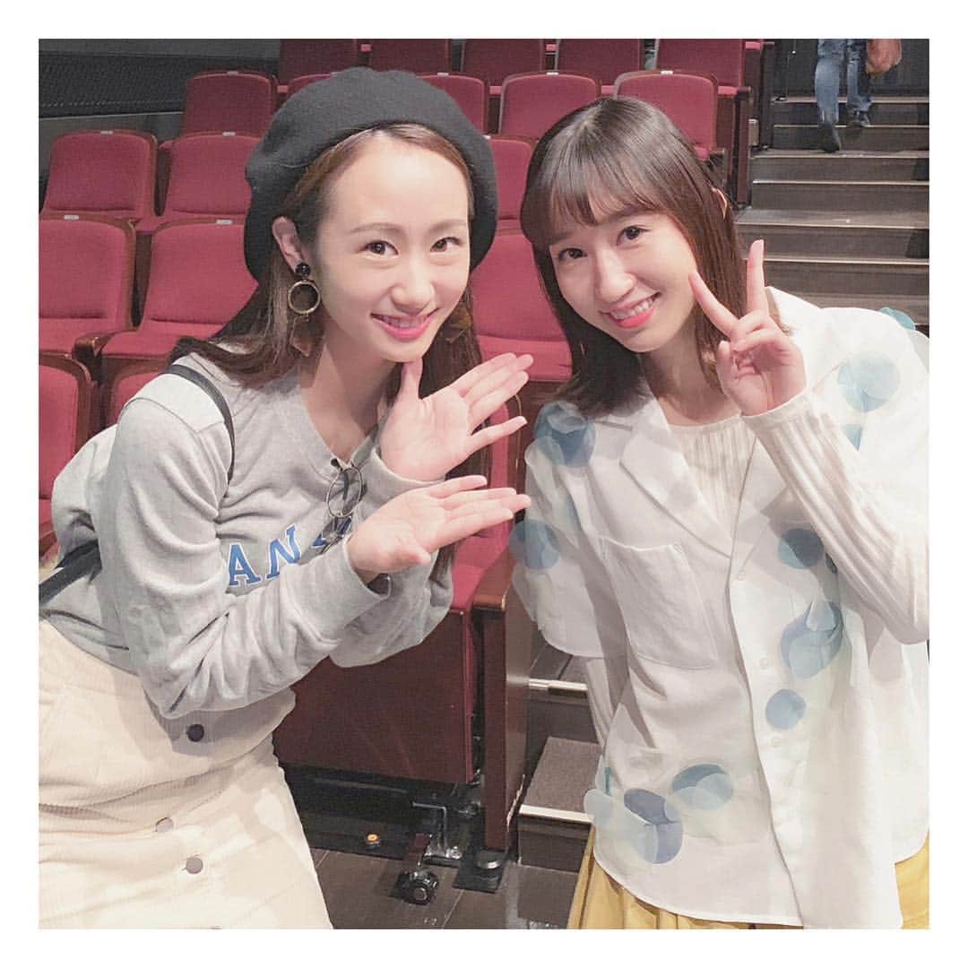 筒井萌子のインスタグラム：「* 事務所の大好きな先輩。 #片山陽加 さん出演の舞台『みどり色の水泡にキス』 のゲネプロに行かせて頂きました◡̈⃝💚 普段のはるかさんとはまた違う一面が見れました✨ プロジェクターの文字の映し方なども凄く面白くて不思議な世界観にどっぷりハマり終わったあとは、ぽわ〜んと余韻が。 皆様是非！！ #舞台 #みどり色の水泡にキス #筒井萌子 #女優 #actress #モデル #model #岡山  #shooting #instagood #instalike #converse #撮影 #followme #larme #instalike #作品撮り #すっぴん #中目黒 #ピーナッツカフェ #peanutscafe #snoopy」