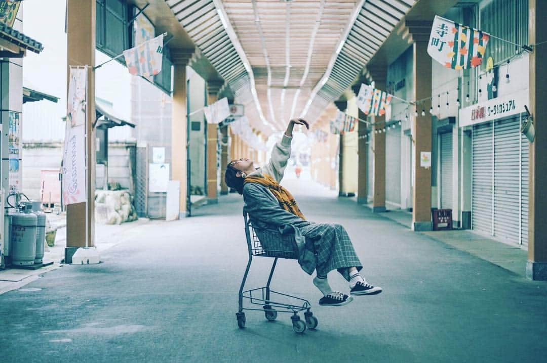 松本さゆきのインスタグラム：「. #商店街 Part2」