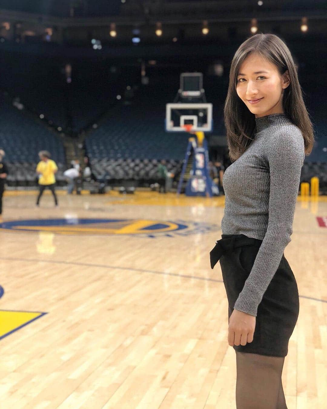 宮河マヤさんのインスタグラム写真 - (宮河マヤInstagram)「NBAシーズン開幕戦🏀Opening Gameとリングセレモニーのレポートのため、カリフォルニア州オークランドにあるオラクルアリーナに来ています🏀  #開幕戦 #ringceremony #DubNation⁠ ⁠⁠ #NBA⁠ ⁠⁠ ⁠#楽天NBA32 #rakutentv #rakuten」10月18日 17時30分 - maya_m0901