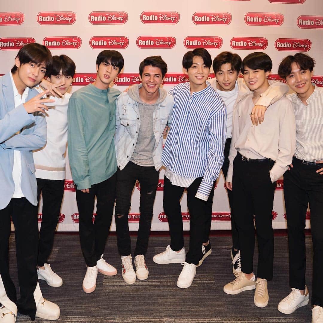 Brent Riveraのインスタグラム：「With my favorite K pop band @bts.bighitofficial 😊🤙🏼 Who else likes #BTS ?❤️」