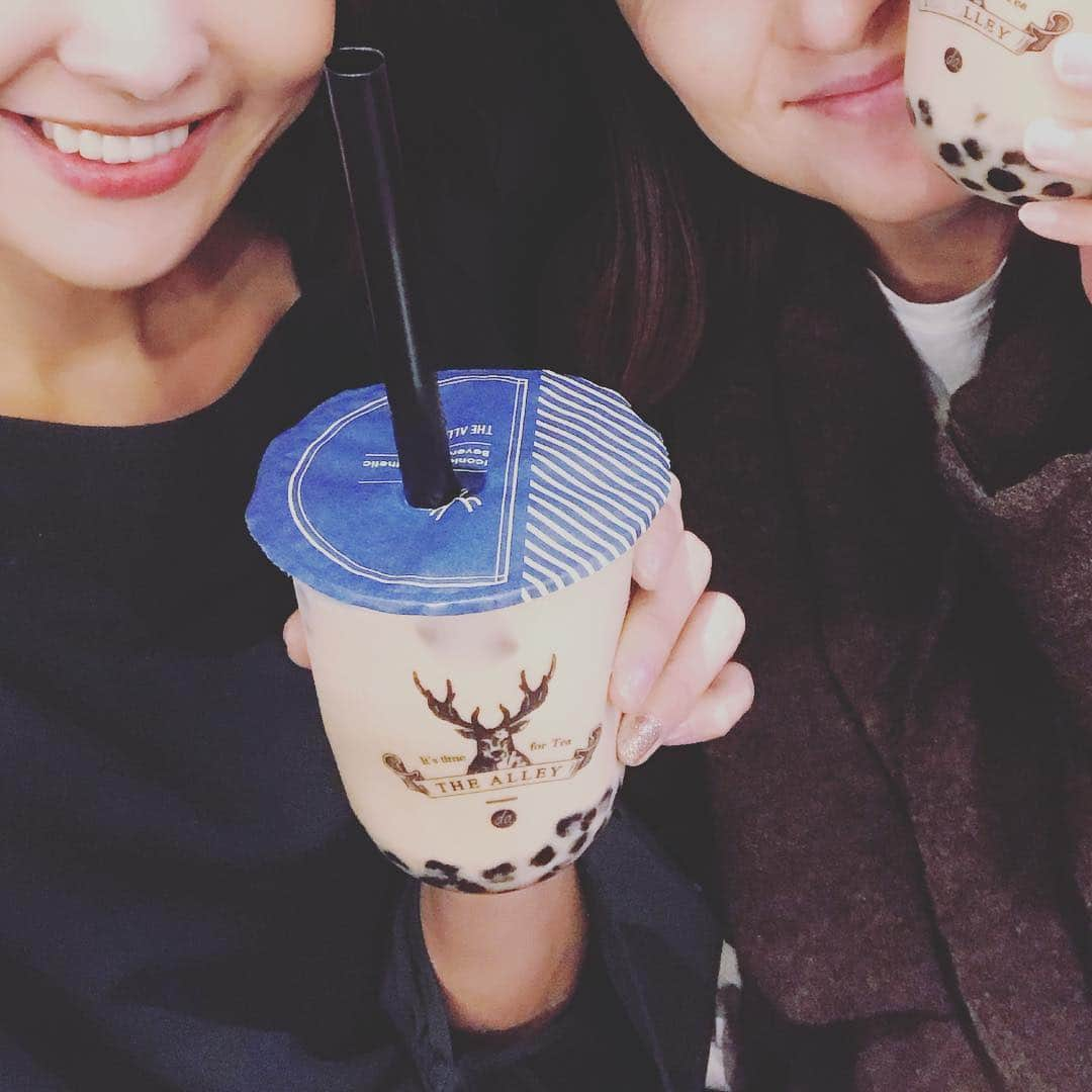 大西暁子さんのインスタグラム写真 - (大西暁子Instagram)「タピオカ飲みながら打ち合わせ♡♡♡ ・ またこのお方と 楽しいことやるぞ🎅♡ ・ #イベント #打ち合わせ #12月 #ワークショップ #詳しくは今度」10月19日 17時49分 - akiko_onishi11