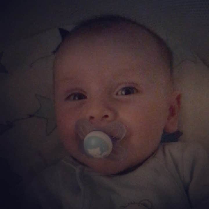 Elle Fowlerのインスタグラム：「My heart has wandered off and become a whole new tiny human.」