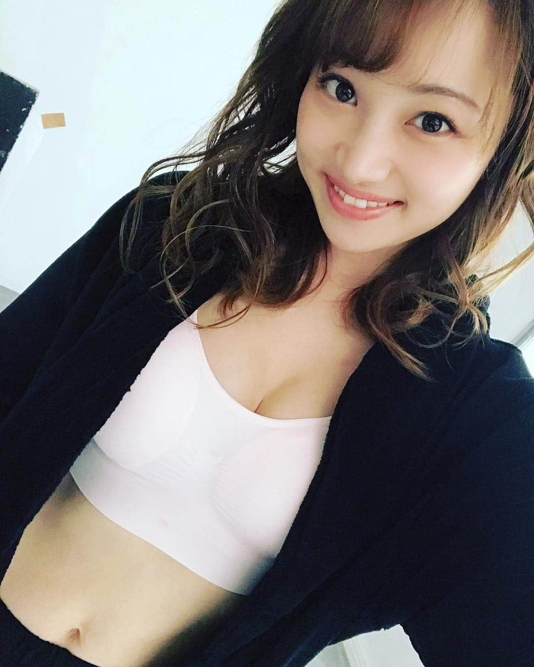 葵ゆりかさんのインスタグラム写真 - (葵ゆりかInstagram)「ナイトブラの撮影でした♡ 着け心地が最高♡  #ナイトブラ #viage #ヴィアージュ #ルームブラ #下着 #ブラ #部屋着 #goodnight #撮影 #モデル #model #shooting」10月19日 12時47分 - yuriyuricchi