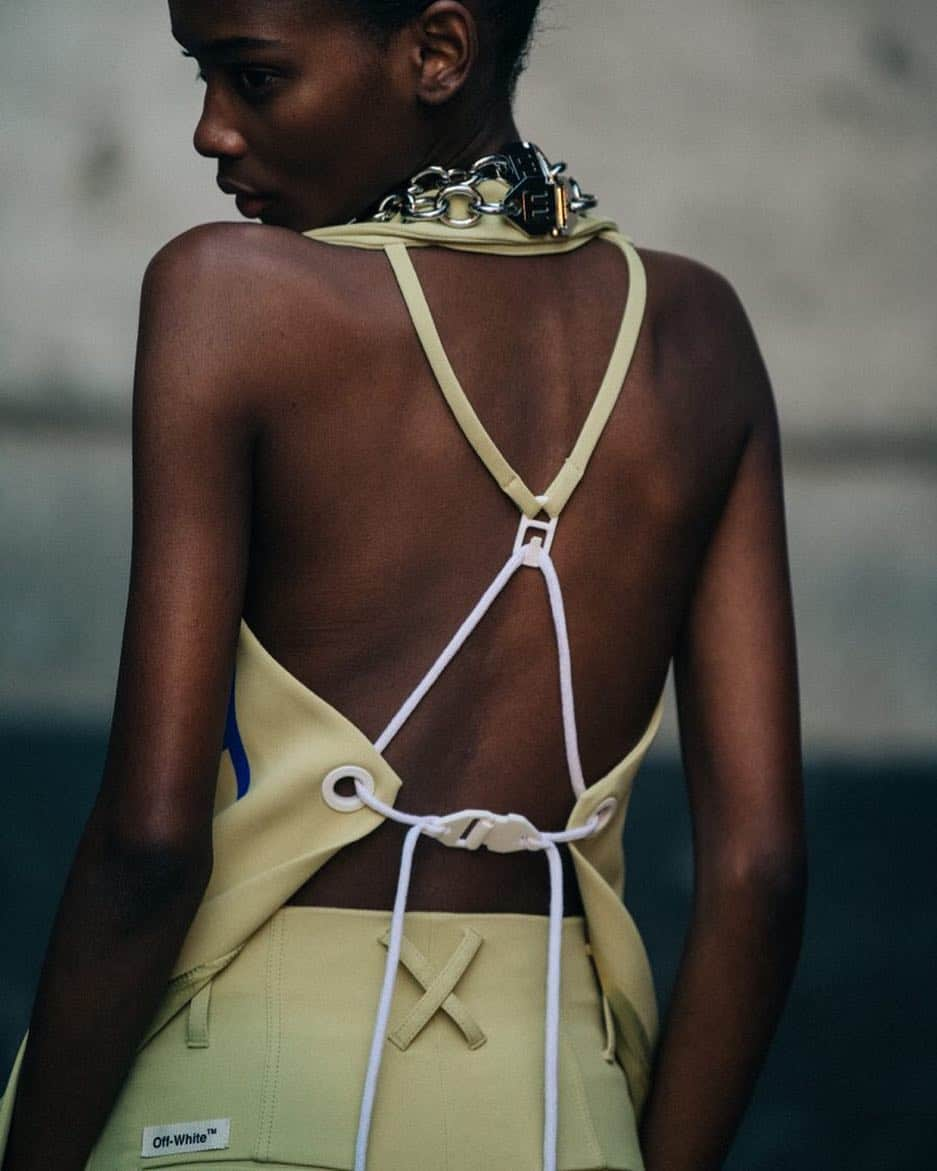 STREET STYLEのインスタグラム：「Shot by Adam/@aks. @off____white, backstage.」