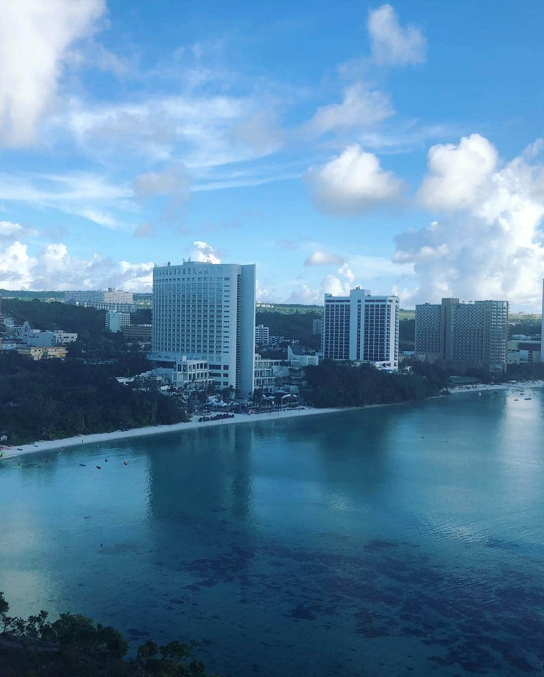 田中みかさんのインスタグラム写真 - (田中みかInstagram)「、 、 、 、 Today's life in Guam is over😢 、 、 、 、 、  #グアム#グアム旅行 #グアムの思い出 #guam#guamtrip #guam🌴 #guamlife #instaguam #trip#南国リゾート #南国#海外旅行 #海外#旅行#旅行大好き #旅行✈️ #自撮り女子 #自撮り#海が好きな人と繋がりたい #海外旅行好きな人と繋がりたい #海好きな人と繋がりたい #beachlife🌴 #beach#自撮り動画 #usa#usatrip #asiantravel #アジア旅行 #近場旅行」10月19日 15時15分 - mikamikatn