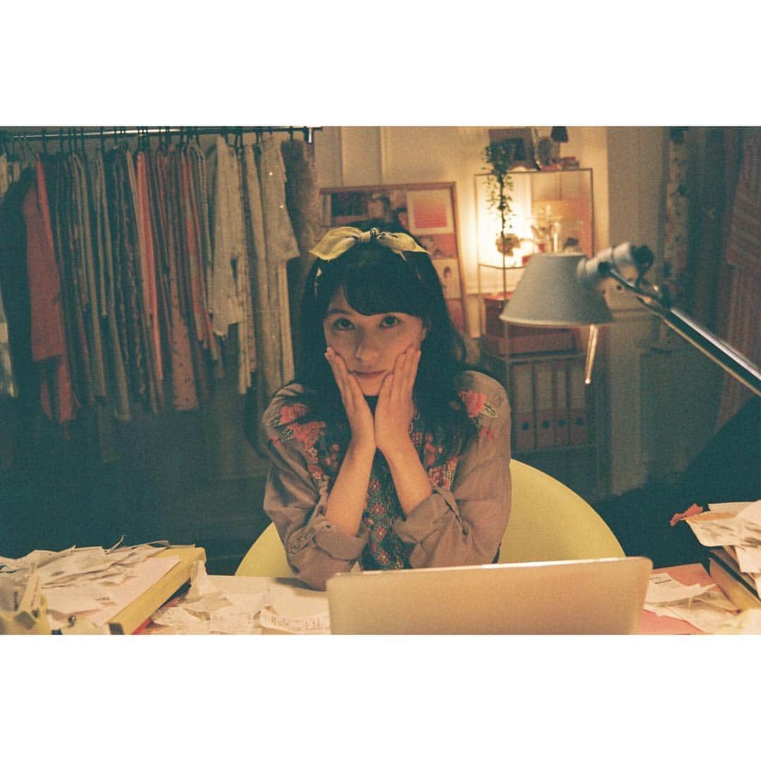 芳根京子さんのインスタグラム写真 - (芳根京子Instagram)「別バージョンもあるよ☺︎ #film #弥生会計」10月19日 15時40分 - yoshinekyoko