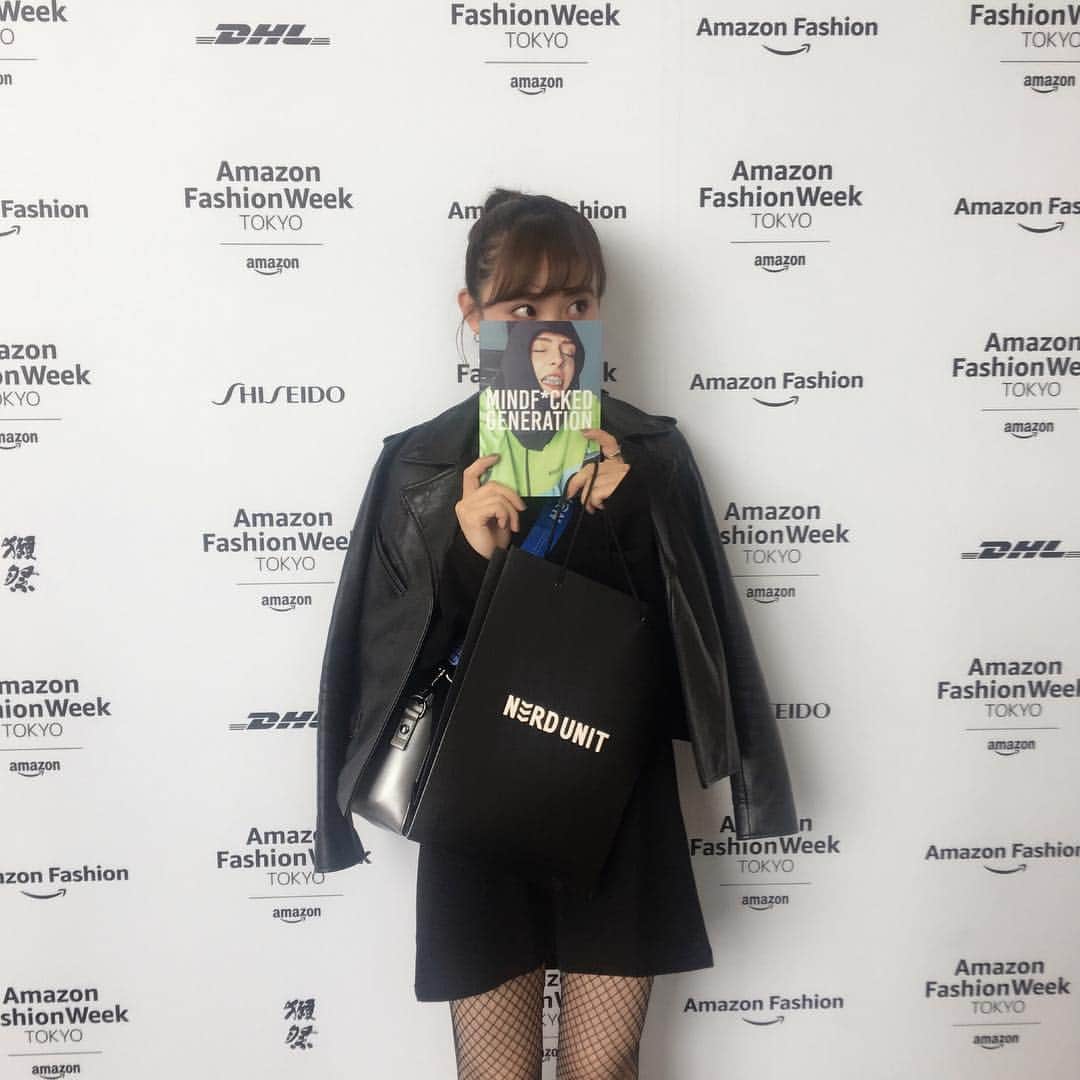 のインスタグラム：「@nerdunit_japan 2019SS COLLECTION 初めてちゃんとファッションショー見たんだけど、すっごいカッコ良くて刺激的でした ブランドコンセプトも好き††† #amazonfwt #nerdunit #tokyo」