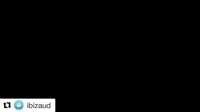マルコ・ボリエッロのインスタグラム：「#Repost @ibizaud with @get_repost ・・・ Friday feeling: 😉 #vamosIbiza 💙」