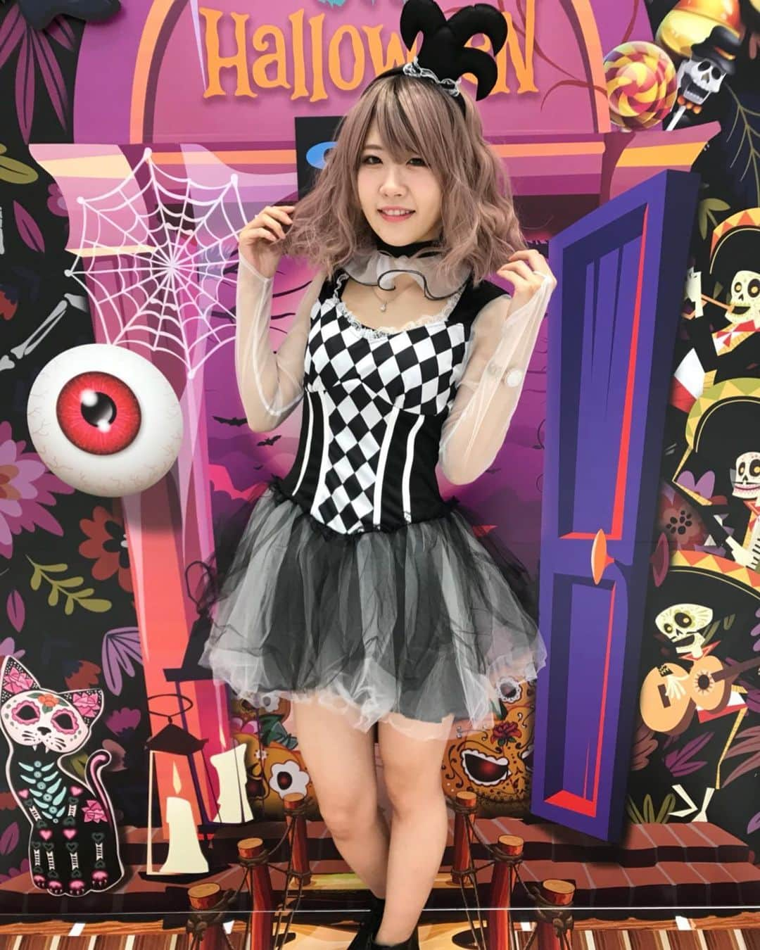 ウィッグ・エクステのブライトララですさんのインスタグラム写真 - (ウィッグ・エクステのブライトララですInstagram)「【🎃着用コーデ👻】. . 現在開催中の. POPUP SHOP in 梅田OPA. . では可愛いスタッフさんが. 当店のウィッグとコスチュームを. 着用してくださっています♡. . こちらは完売してたんですが. 再入荷した. ☆ブラックピエロガール です...♪*ﾟ. . ぜひ梅田OPAも覗いて見て下さいね♡. . .  webサイトをチェック✨. プロフィールから飛べます!!. . .  #brightlele #ブライトララ #wig #ウィッグ #ファッションウィッグ #医療用ウィッグ  #ショートヘア #ショートウィッグ #コスプレ #コスチューム #水着 #帽子 #ハロウィン #新作 #新商品 #楽天 #ロングウィッグ #大人可愛い #小顔効果 #ヘアアレンジ #ウィッグアレンジ #popupshop #梅田opa #コスプレ」10月20日 0時02分 - brightlele