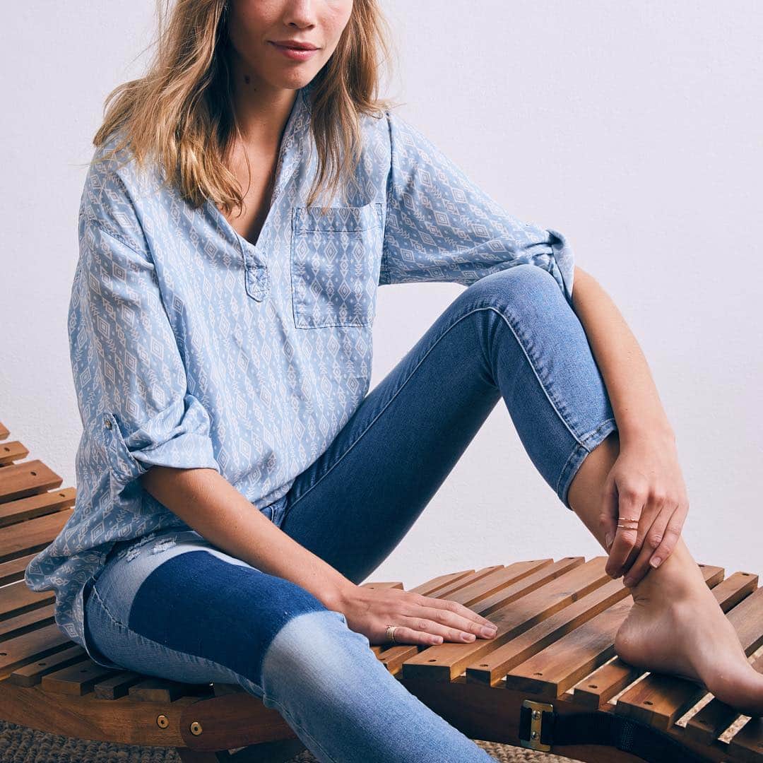 アールジーンのインスタグラム：「Baby blues.」