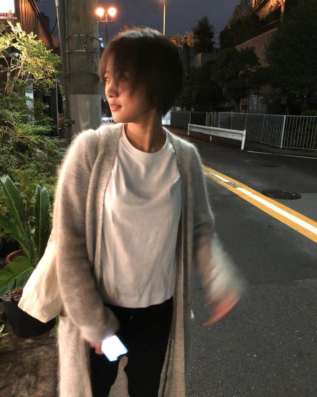 夏菜さんのインスタグラム写真 - (夏菜Instagram)「@nob1211  のところでちょっとだけカラーしてもらった💜またすこーし暗めに。  そして今日は朝から飛行機に乗ってある島へ🏝 いってきまーす🏃‍♀️🌟」10月20日 8時10分 - natsuna_official