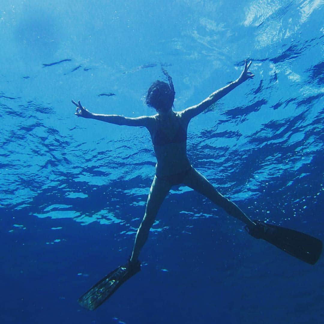 小島瑠璃子さんのインスタグラム写真 - (小島瑠璃子Instagram)「石垣blue💕  #初skindiving  #diver  #お気に入りの #水着」10月20日 10時07分 - ruriko_kojima