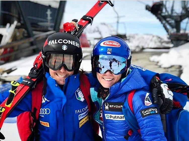 ミカエラ・シフリンのインスタグラム：「Wishing this Speed Queen the best with her recovery... heal that ankle strong and fast @iamsofiagoggia and then bring your fire back to the World Cup!💥💪」