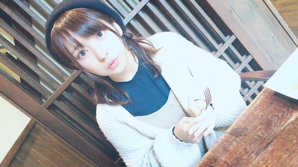 十味さんのインスタグラム写真 - (十味Instagram)「友達とご飯🐣  #cafe #lunch #portrait #長野 #カフェ #ランチ #彼女感 #的な」10月20日 21時43分 - toomi_nico