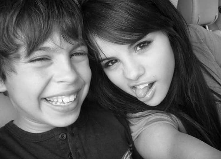 ジェイク・T・オースティンのインスタグラム：「I love you @selenagomez」