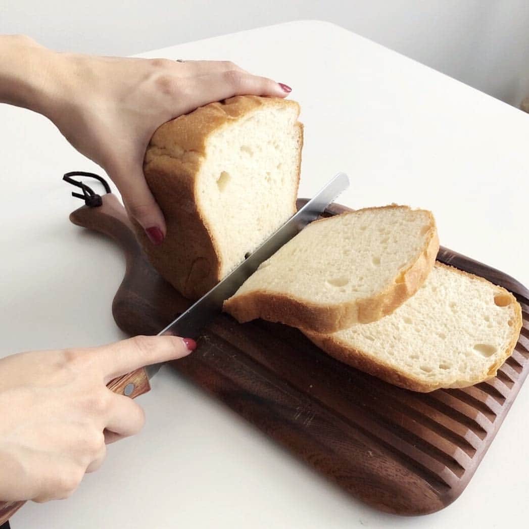 kumiさんのインスタグラム写真 - (kumiInstagram)「大好きな器と大好きなパンに囲まれる生活❤︎ パンは毎朝焼き立ての自家製パン。 #generalsupply#soriyanagi#cutipol#syuro#iihoshiyumiko#ronherman#panasonic」10月20日 13時24分 - 93_0920
