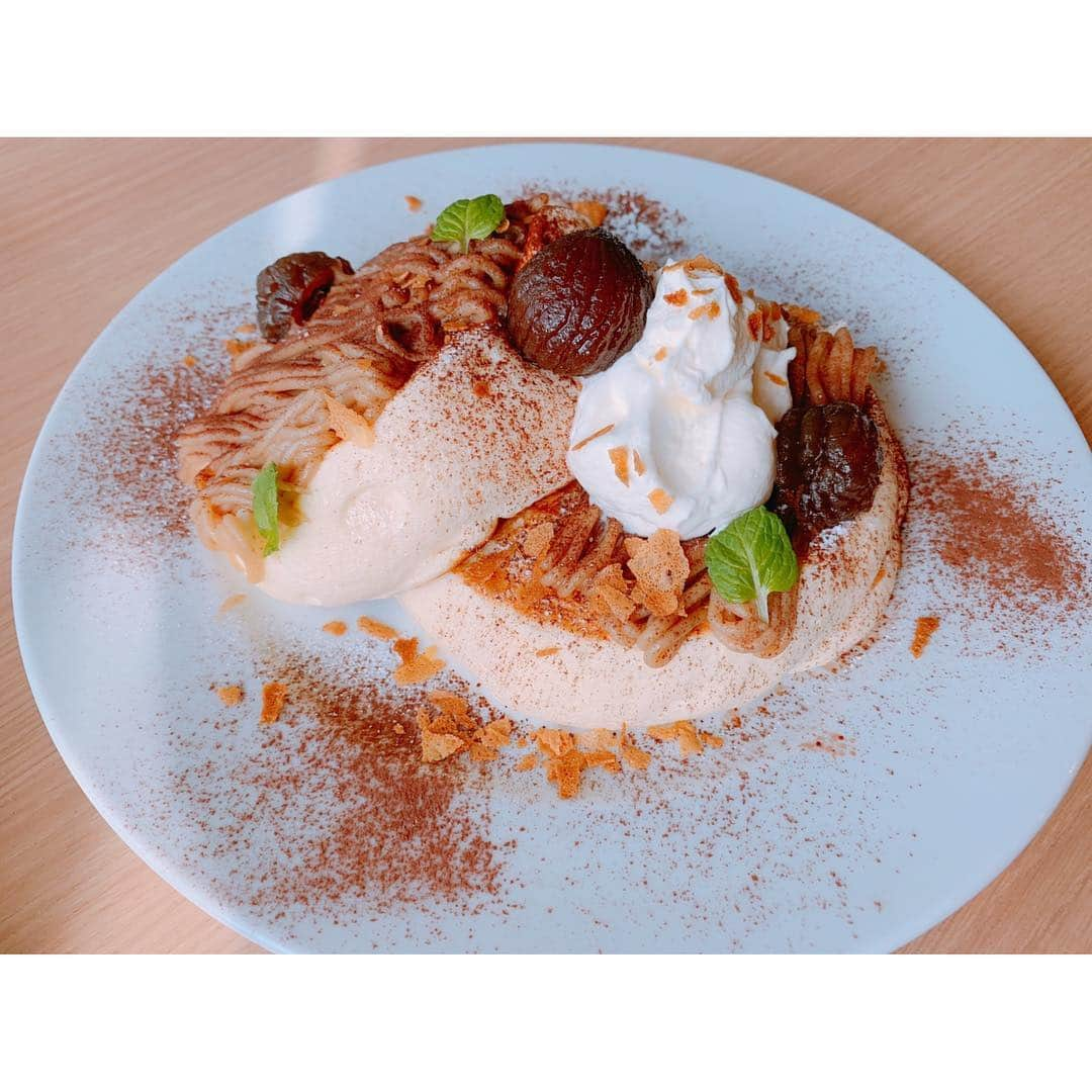 紗綾さんのインスタグラム写真 - (紗綾Instagram)「@djtaro さんのお店 Banks cafe & diningにパンケーキを食べに行ってきました🥞🥄 今日から新作のモンブランパンケーキ🌰早速いただきました💕 やっぱり美味しい😋⭐️⭐️⭐️ 最高でーーーーす💓 #bankscafe #パンケーキ #渋谷グルメ」10月20日 15時13分 - saaya_official_