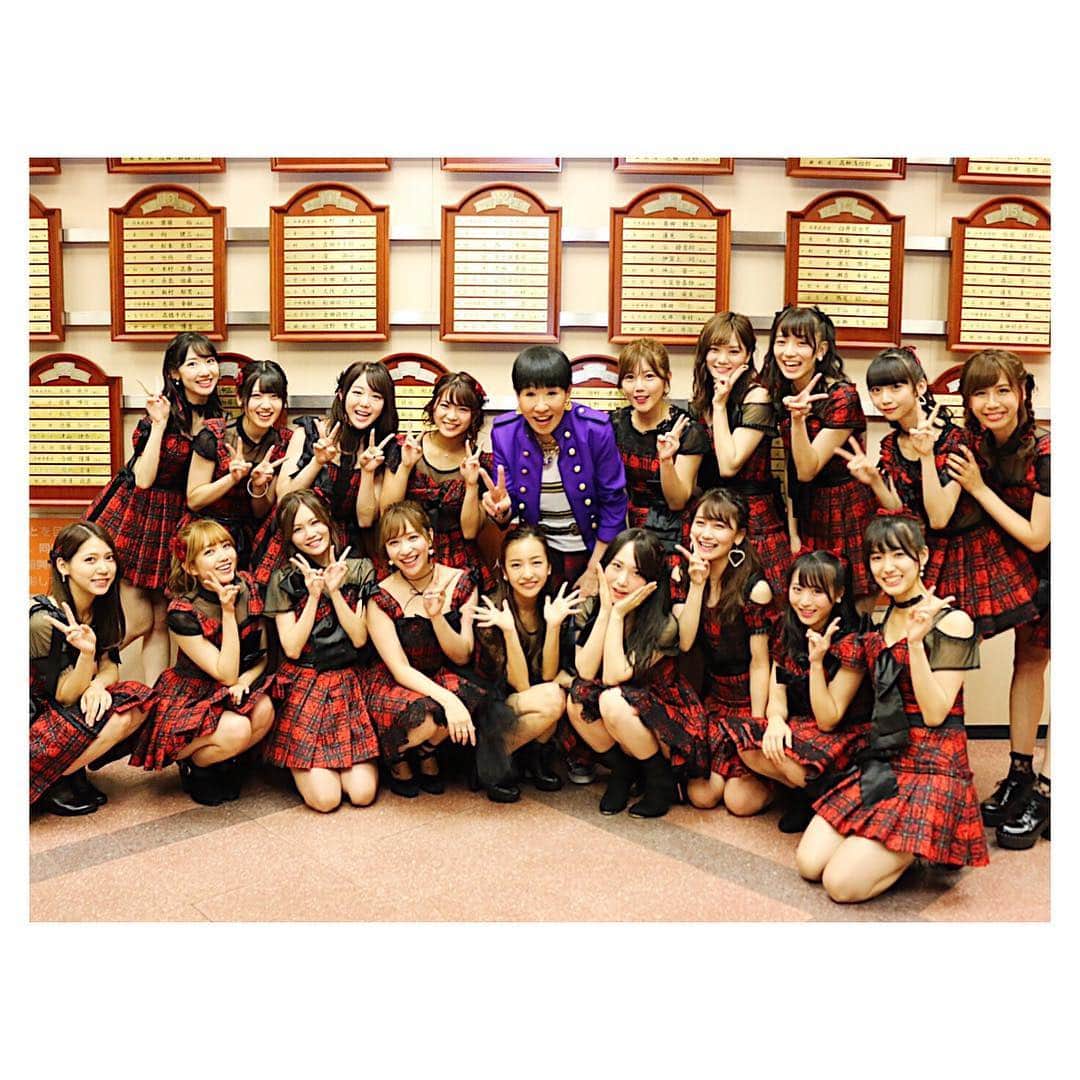 板野友美さんのインスタグラム写真 - (板野友美Instagram)「ワダフェスAKO選抜として AKB48に仲間入りしてきました♪  AKOさん50周年 本当に、おめでとうございます㊗️ . .  #AKO選抜 #AKB48 #50周年 #ワダフェス」10月20日 15時12分 - tomo.i_0703