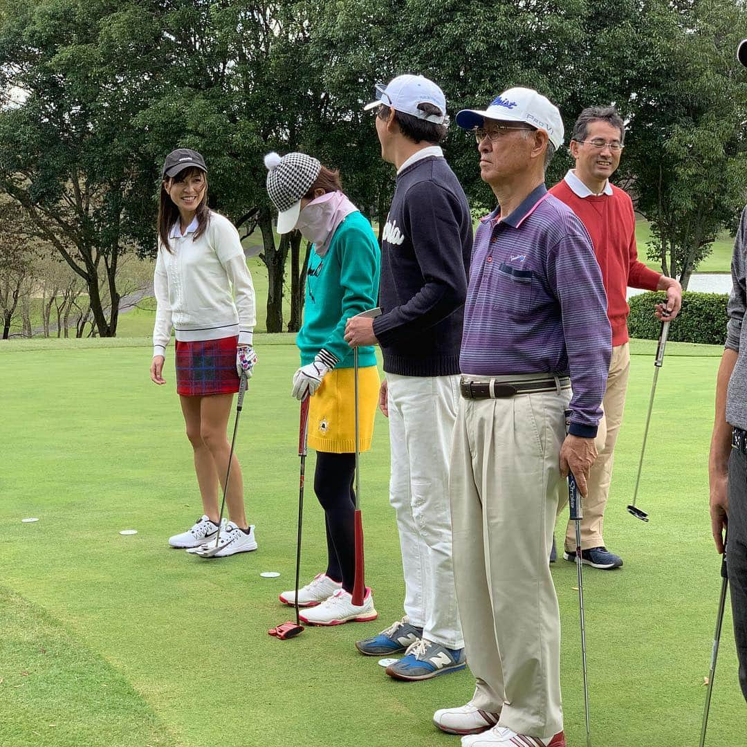 宮崎宣子さんのインスタグラム写真 - (宮崎宣子Instagram)「Aimpoint⛳️ のパター講習を受けてきました✨ ラインの見方を教えてもらいました😊 コツを掴むのに苦労しましたが、 最後にはやっと分かってきました😆 ただ、ちゃんと当たるかとか、 方向性と距離はまた来月‼️ #パター講習 #パター練習 #aimpoint #スリーパット脱却 #エイムポイント #ゴルフ女子 #golflover #golfwear #archivio #パターを極める」10月20日 15時19分 - miyazaki_nobuko