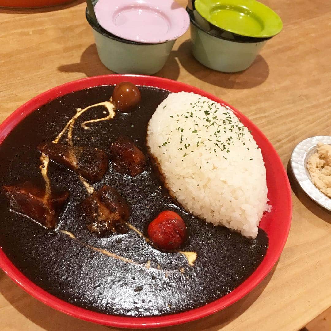 井上咲楽さんのインスタグラム写真 - (井上咲楽Instagram)「. 今月はカレーを研究してる人とカレーを食べている🍛 . #カレー」10月20日 17時12分 - bling2sakura