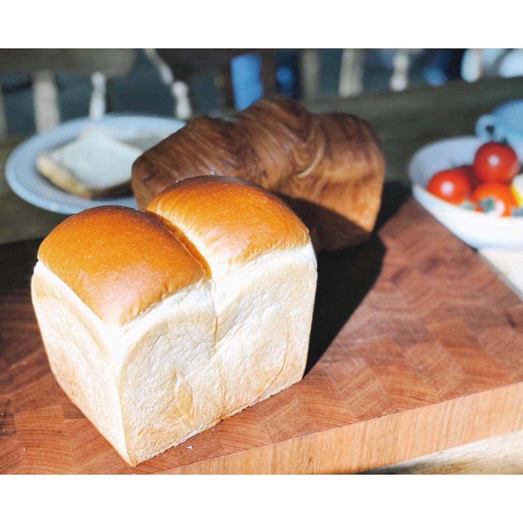ユナさんのインスタグラム写真 - (ユナInstagram)「빵은 잘 먹고 다녀요? 🍞🍞🍞 #저는너무자주먹어요😙 #HaveAGoodBread #융스타그램」10月20日 19時49分 - yoona__lim