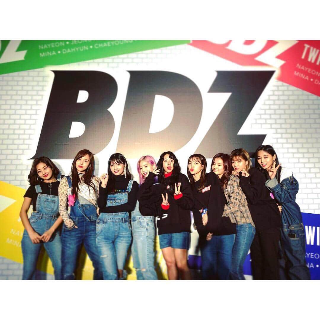 TWICE JAPANさんのインスタグラム写真 - (TWICE JAPANInstagram)「‪TWICE JAPAN 1st ALBUM『BDZ』リリース記念イベント！ONCEとTWICEの力を確かめられた暖かい時間でした。『BDZ』の活動を支えてくださった皆さん、本当にありがとうございます♡‬ ‪#TWICE #BDZ‬」10月20日 20時20分 - jypetwice_japan