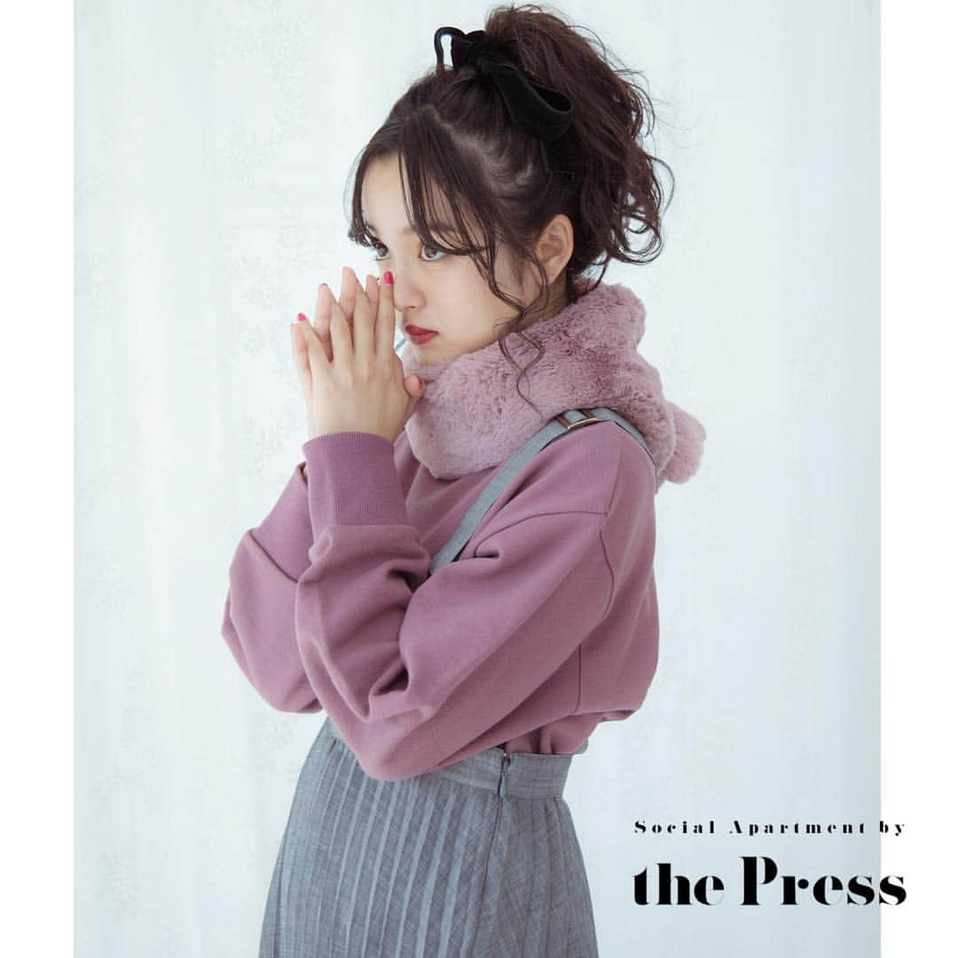 PRESSさんのインスタグラム写真 - (PRESSInstagram)「Social Apartment by the Press﻿﻿ 着まわし力抜群のサスペンダー付ジャンパースカートが主役のスタイルルック♡﻿ ﻿﻿ ﻿﻿ [ スウェットシャツ ]﻿﻿ ありそうでなかった、絶妙な色味のスウェットシャツが登場！﻿ 柄やワンポイントもなく、﻿ 着まわし力抜群のアイテムです♡﻿ ﻿ ﻿﻿ [ サスペンダー付ジャンパースカート ]﻿﻿ ワンピースは女の子の強い味方🖤﻿ 何を合わせても合う、ベーシックなプリーツジャンパースカート。﻿ ニットやブラウス、スウェットシャツと合わせていろんな着方にチャレンジして！﻿ ﻿ ﻿ ﻿﻿ model : @_sakuran_ 🍇🖤﻿ ﻿﻿﻿﻿ ﻿﻿ ﻿﻿ ﻿﻿ #くすみピンク  #秋服 #秋コーデ #カジュアルファッション #カジュアルファッション #大人girly #ガーリーコーデ #ガーリー #フレンチガーリー #ブラウス #シンプルコーデ #コーディネート #ファッション #トレンド #スウェット #スウェットコーデ #スウェットシャツ #ワンピース #ワンピ #ジャンパースカート #サスペンダー #ダークピンク #青みピンク #ポニーテール」10月21日 0時34分 - press.inc