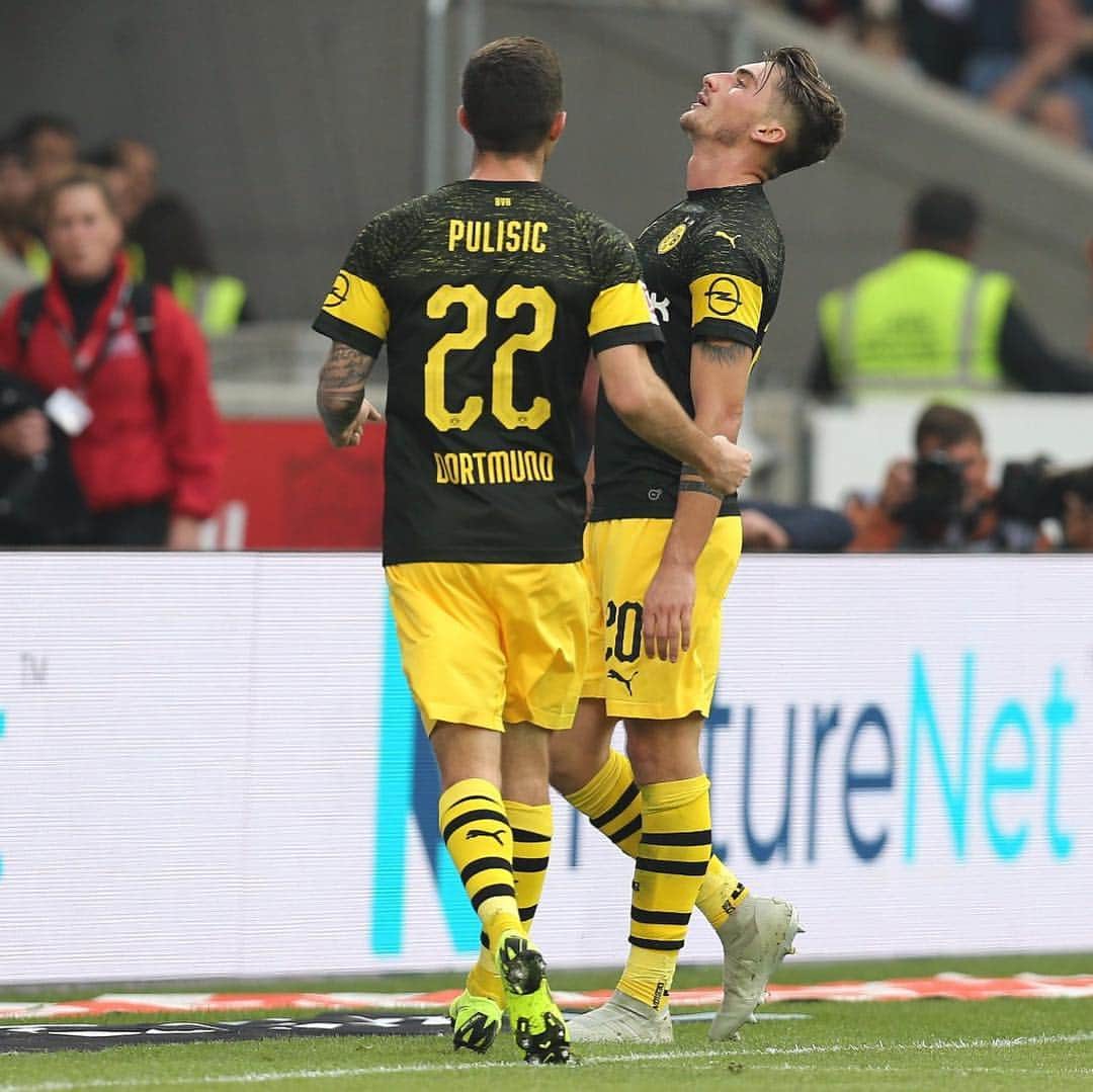 マクシミリアン・フィリップのインスタグラム：「Great Team Performance💪🏼 Happy to score my First Goal this Season 🙏🏼⚽️💥 #bvb#team#mp20」
