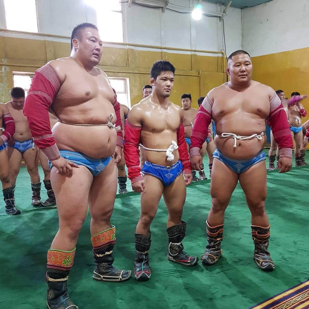 大野将平さんのインスタグラム写真 - (大野将平Instagram)「mongol sumo yokozuna & ozeki‼︎ basu suurii arigatou！ #mongol#sumo#yokozuna#ozeki#training」10月21日 7時40分 - ono0203