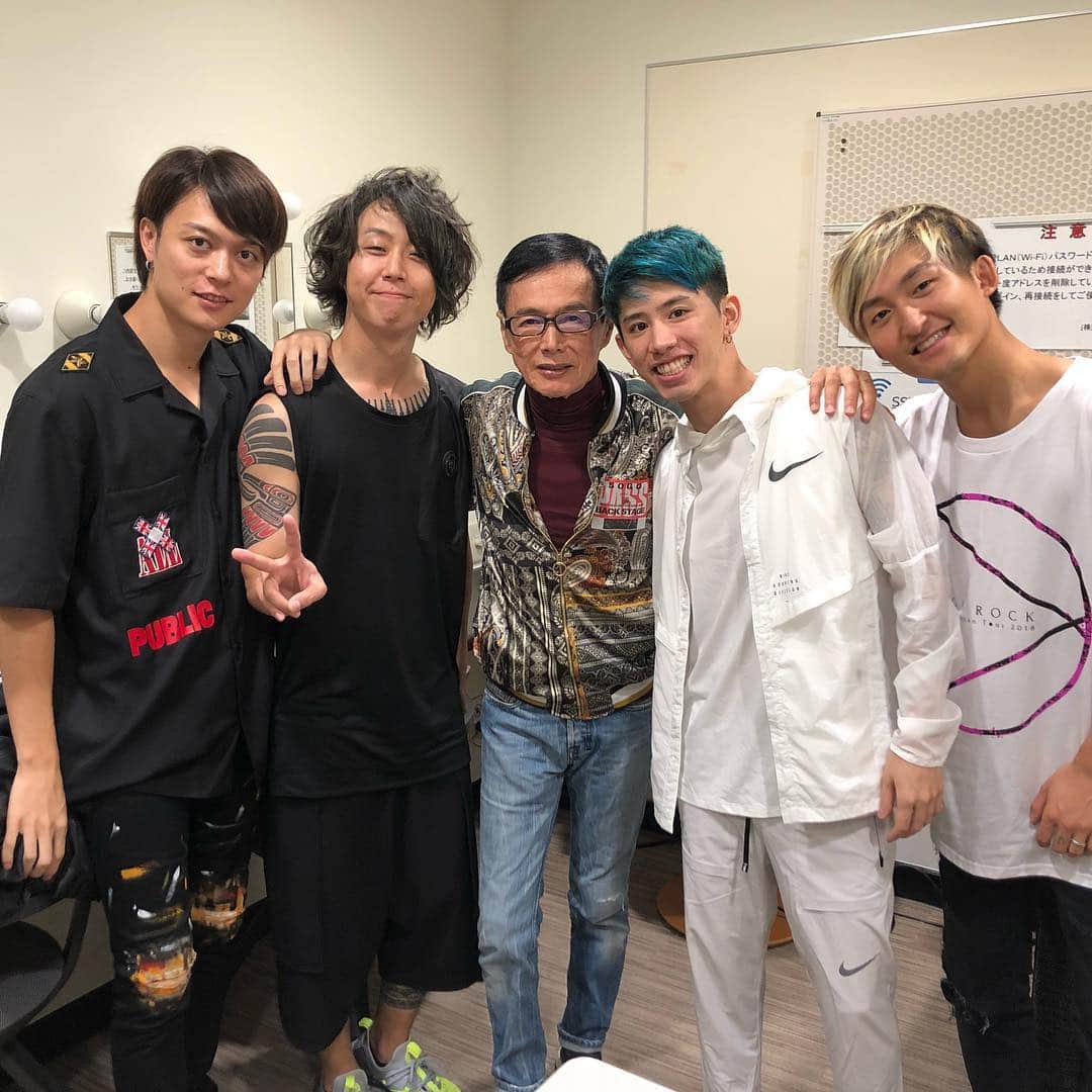 森進一のインスタグラム：「ワンオク&オーケストラ！素晴らしい景色だったよ。 ファンの皆さんありがとう😊」