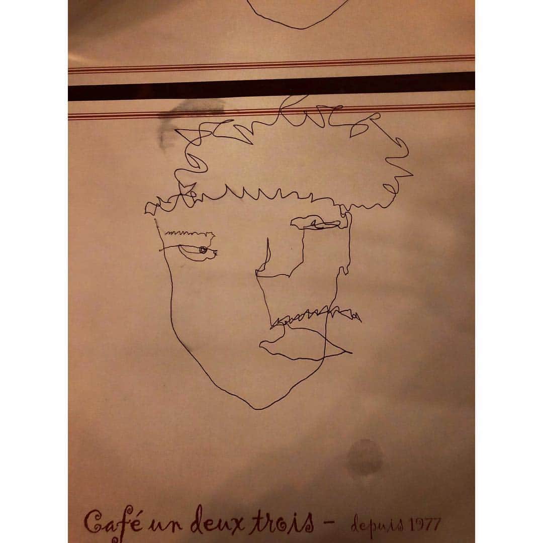 ザカリー・クイントのインスタグラム：「blind drawing of M」