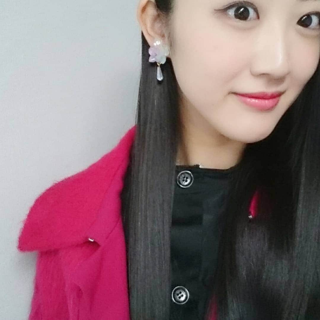 山田真由のインスタグラム：「【florlonlon】(＠florlonlon ) . ご提供いただいたイヤリング . 2つ目 . 付けてみると大きくて可愛い🌼 . . #イヤリング #アクセサリー #かわいい #花 .  #山田真由  #桜姫  #2018  #ミスコン  #ミス  #ミス共立  #ミス共立女子  #ミス共立女子大学  #共立  #共立女子  #共立女子大学  #女子大  #女子大生  #大学  #大学院  #大学院生  #博士前期課程  #修士  #研究  #建築  #建築計画  #設計  #動物  #動物病院  #犬  #ペット」