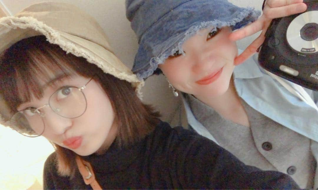 百田夏菜子さんのインスタグラム写真 - (百田夏菜子Instagram)「最近とってもお気に入りの帽子。あやかとおそろい☺︎！ #帽子 #井田彩花」10月21日 12時49分 - kanakomomota_official