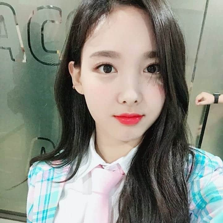 ナヨンさんのインスタグラム写真 - (ナヨンInstagram)「Happy weekend ❤ #TWICE#트와이스#NAYEON#나연」10月21日 14時23分 - twicenayeon