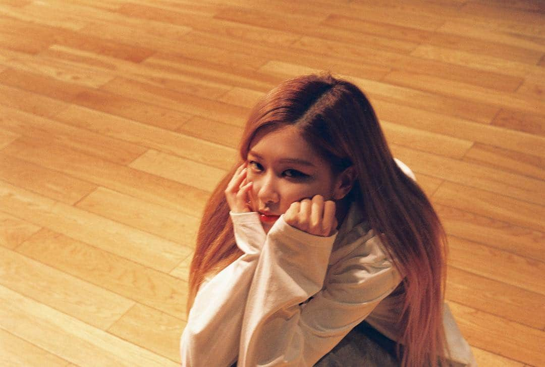 ロゼさんのインスタグラム写真 - (ロゼInstagram)「😒」10月22日 1時19分 - roses_are_rosie