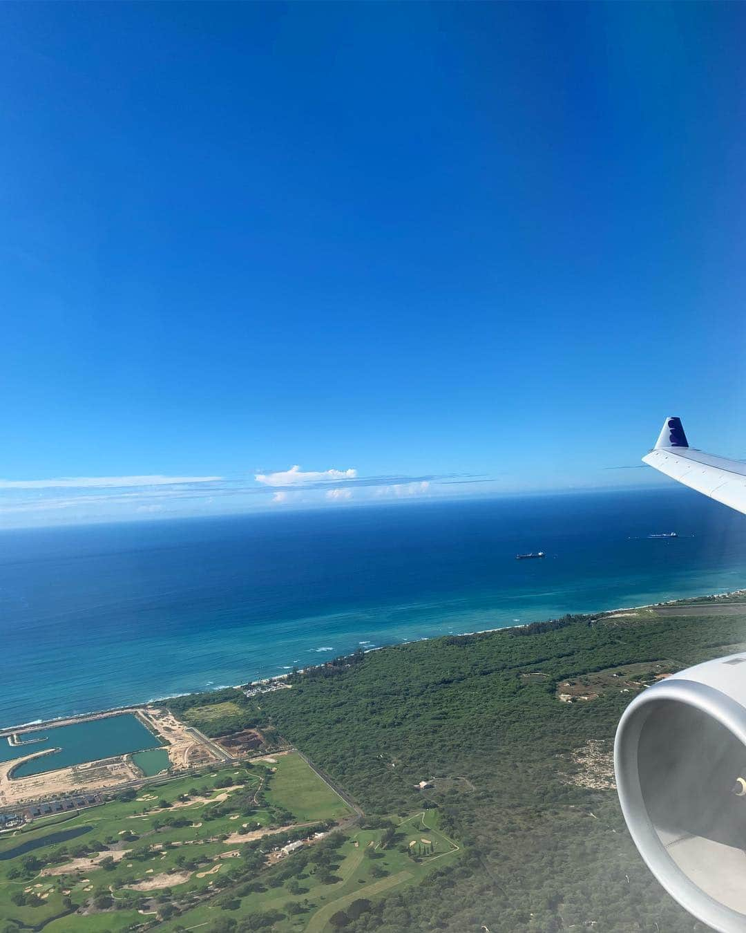 鷹野日南さんのインスタグラム写真 - (鷹野日南Instagram)「この間飛行機乗った時にとった写真がとても綺麗すぎてずっとみてられる。 . . . 最近追加された夢に、「気球にのる」が追加されました🎈ふふ . 死ぬまでに叶えたいな~！ . . . . #飛行機 #飛行機からの景色  #空 #空が好きな人と繋がりたい  #綺麗 #夜空 #夢 #ハワイ  #ちょす旅ログ」10月21日 19時02分 - hinachan.3