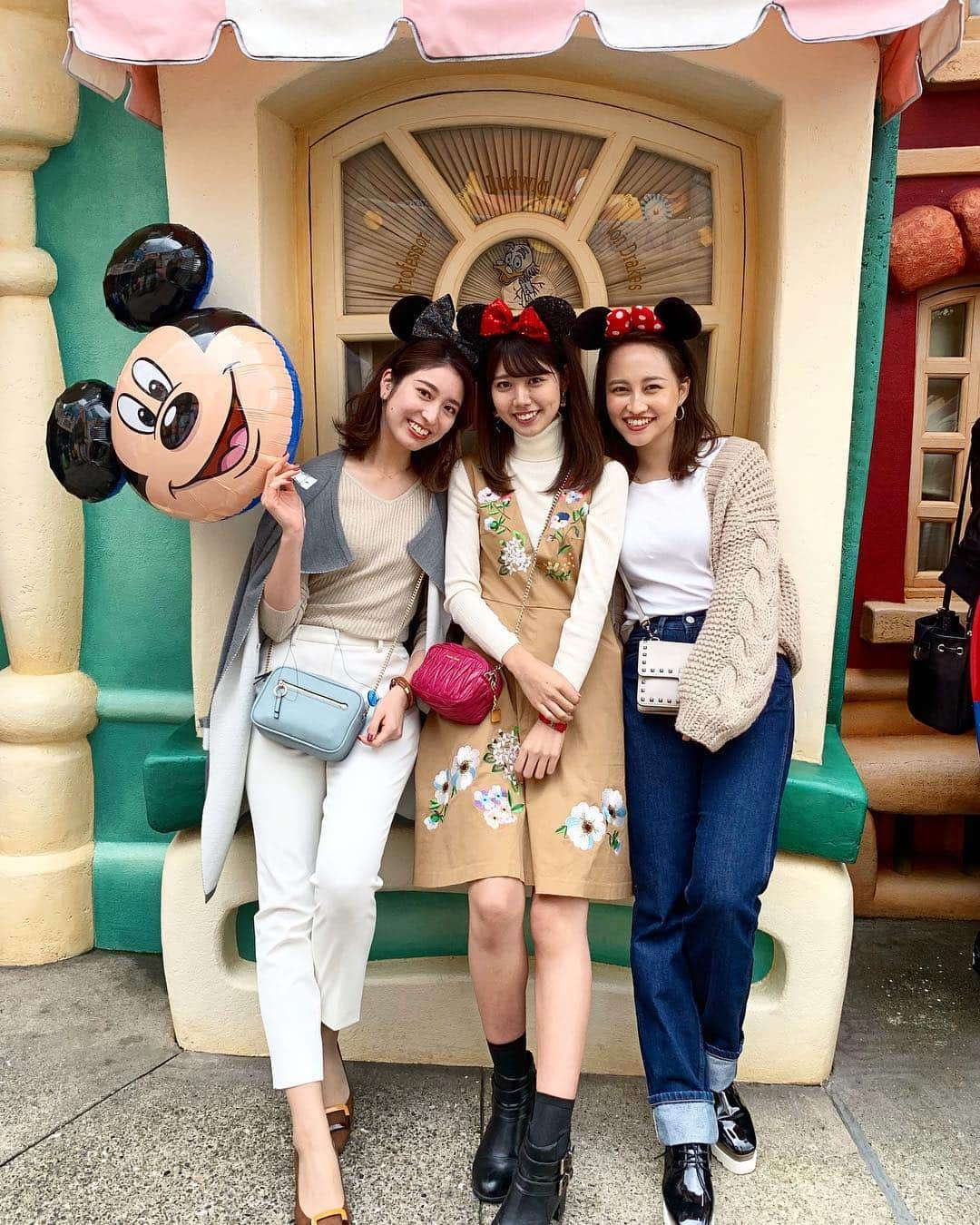 左近鈴乃さんのインスタグラム写真 - (左近鈴乃Instagram)「. スペシャルすぎる週末🐭❤️ 平和でバランス最高な3人。 言葉に出来んぐらい楽しくって 愛おしくって一生笑ってた😩♡ . #disneyland #愛」10月21日 22時01分 - suzuno_sakon