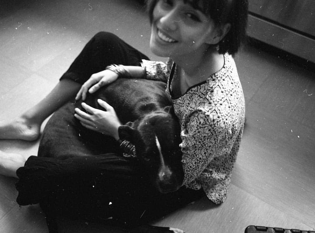 Janice Griffithのインスタグラム：「@sashagreyarea came over」