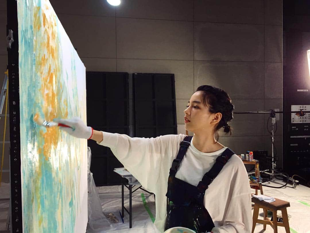 のん（能年玲奈）さんのインスタグラム写真 - (のん（能年玲奈）Instagram)「今日は、絵を描いてきました🎨 たーのしかった〜！😍」10月22日 19時11分 - non_kamo_ne