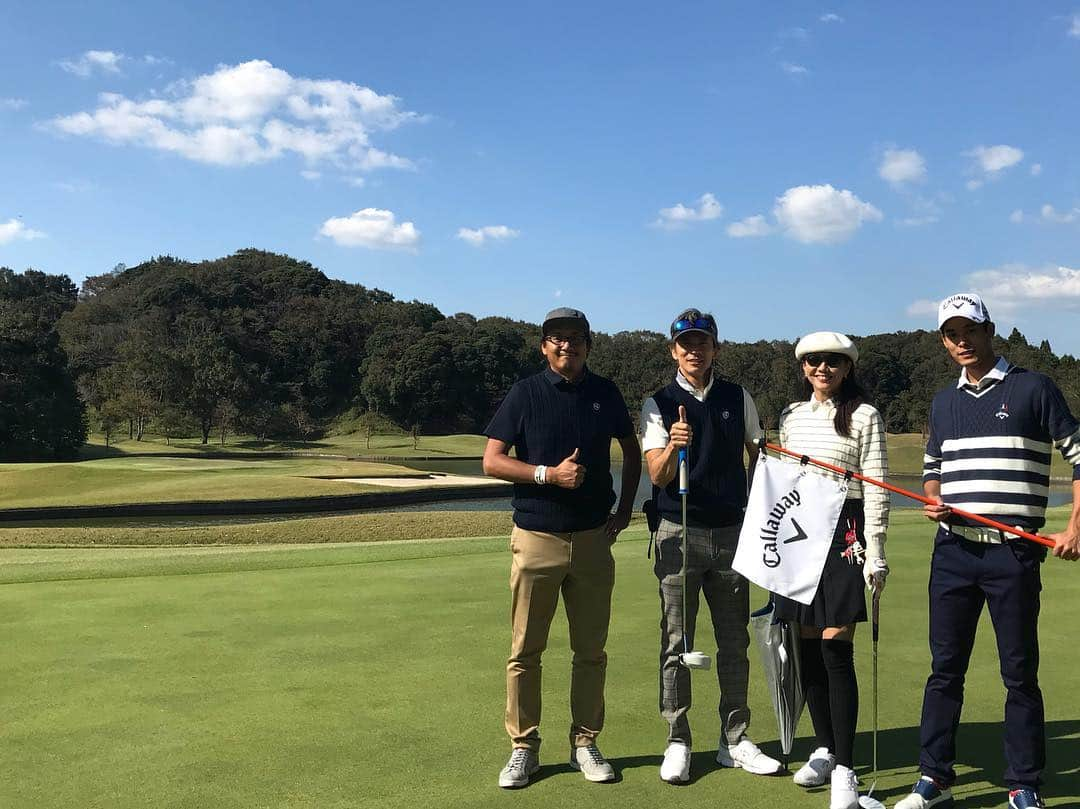 前田典子さんのインスタグラム写真 - (前田典子Instagram)「@callawaygolf @even_magazine  #ゴルフコンペ⛳️ #お天気良し👍 #ゴルフ日和☀️ #楽しかった❤️ #いいコース #ザカントリークラブジャパン  #藤田光里プロ 🏌️‍♂️‍♀️ @hikari.fujita_official  を囲んで #今日は#ベレー帽😅 #日比野さんと @hibinoya  #ダブルスコンペ  #岸田タツヤくん  @tatsuyakishidaxxgolf  #even編集長 水上さん @takyaomans #楽しい組 #マエノリゴルフ」10月22日 20時10分 - maenorichang