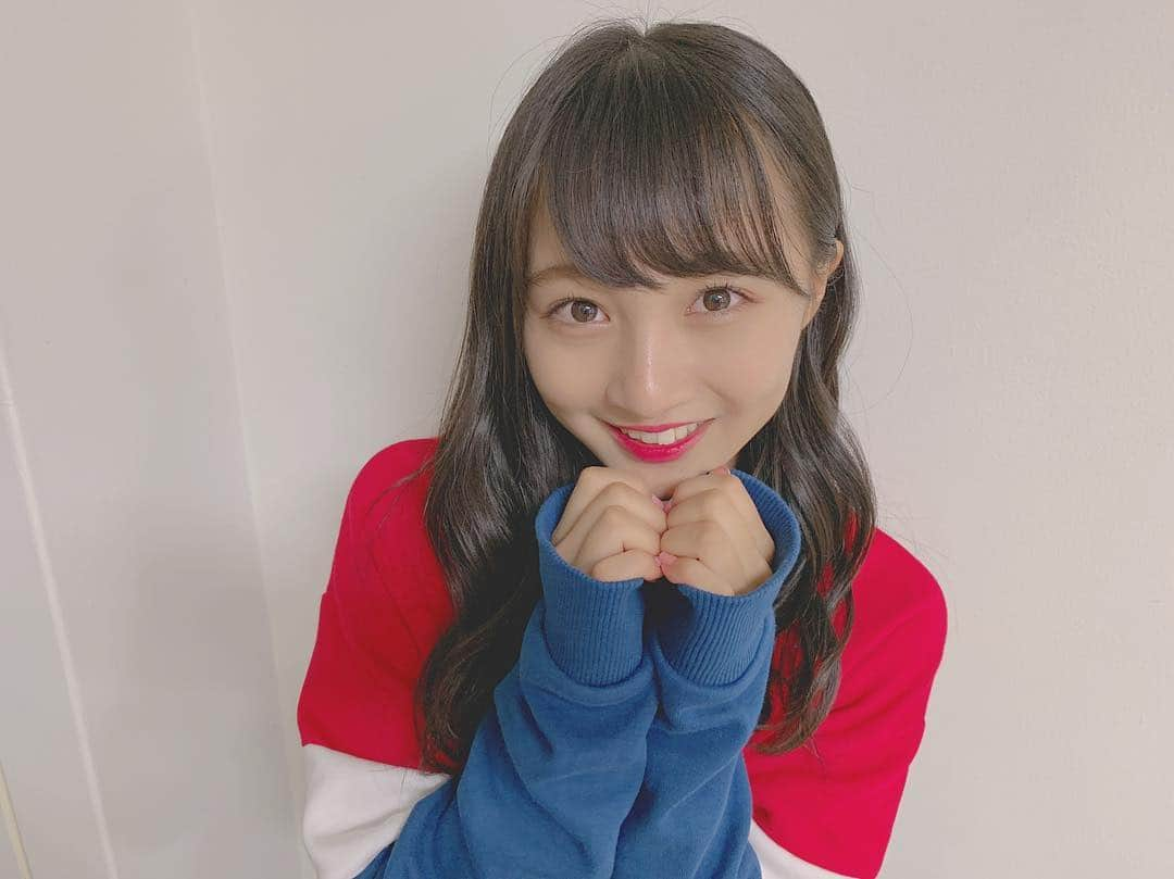 山本彩加さんのインスタグラム写真 - (山本彩加Instagram)「最近パキッとした色の服好き❤️💙 . . . お兄ちゃんのパーカー着てみた♡♡ #お兄ちゃんの服  #やんコーデ」10月22日 13時18分 - ayaka48_yanyan