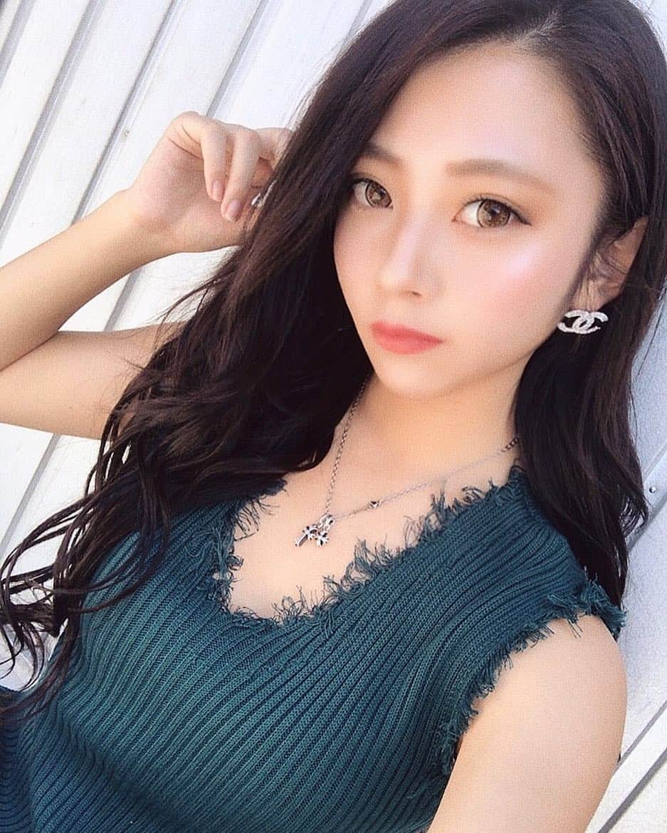 仲江祐菜のインスタグラム：「selfie🍁🍂🍒 巻き巻き。 . . #selfie #longhair #jk #makeup #love #happy #instagood #my #instafashion #instalike #fashion #セルフィー #メイク #follow」