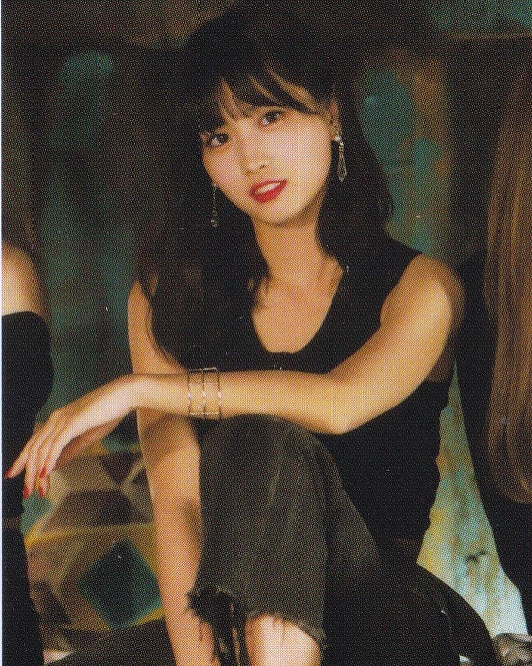 モモさんのインスタグラム写真 - (モモInstagram)「♡ [Scans] #모모 - 181022 BDZ Arena Tour Card Set + BDZ HiTouch Card Set  #트와이스 #모모 #平井もも #もも #TWICE © ztothek」10月22日 14時32分 - momojype